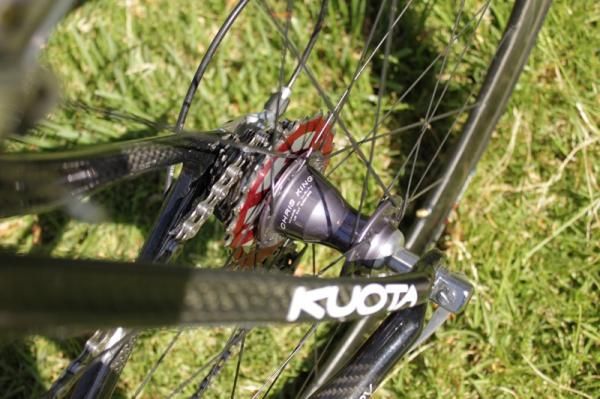 The rear hub features a titanium DriveRing with 45 engagement teeth.