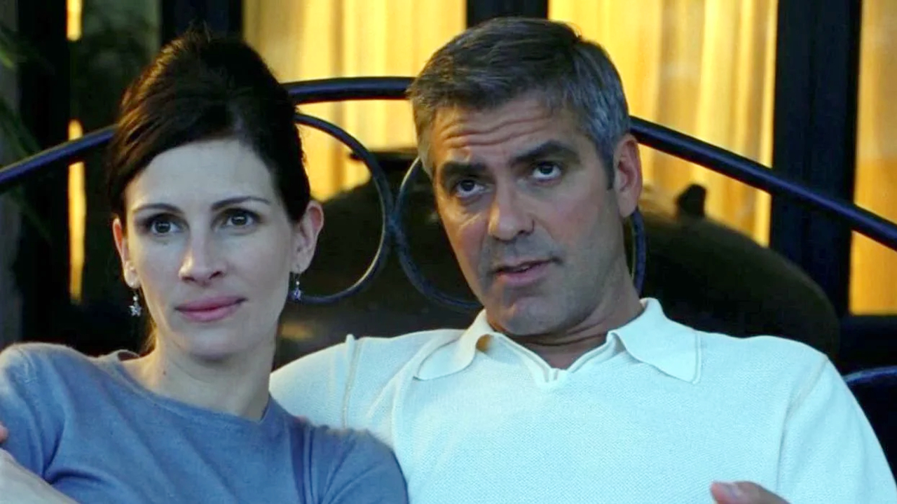 Julia Roberts and George Clooney in Ocean's Twelve