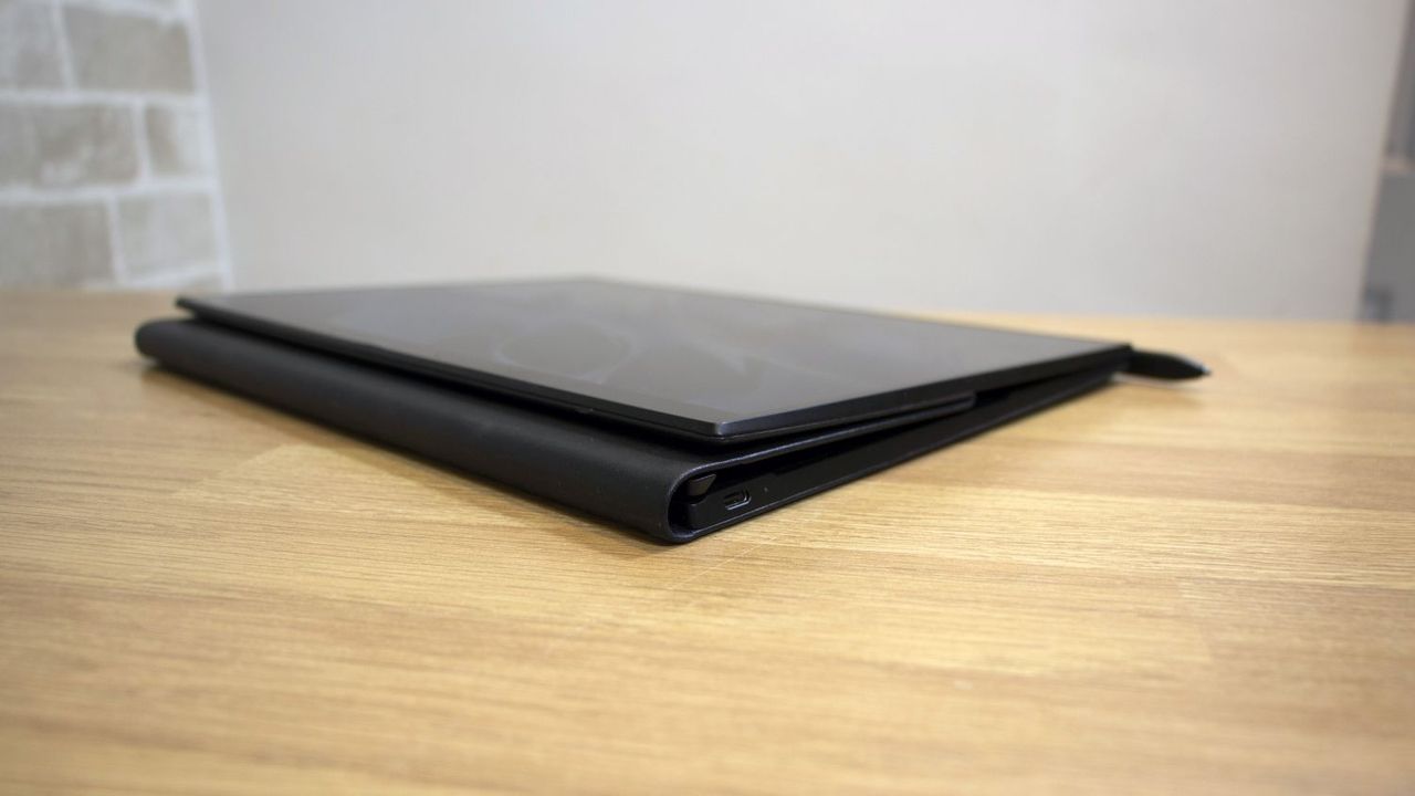 A closeup of the HP Elite Folio's hinge
