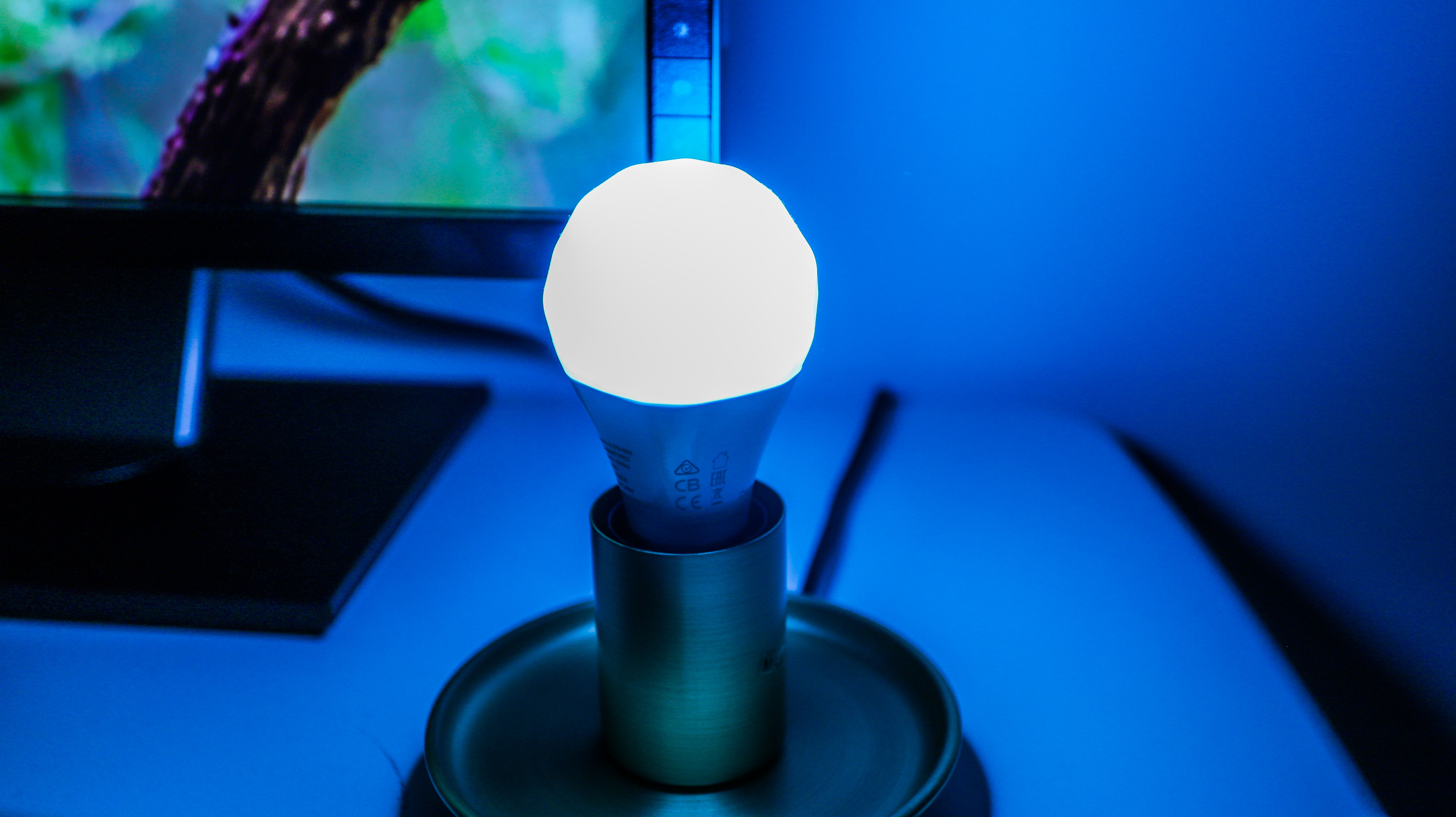 Nanoleaf Essentials smart bulb