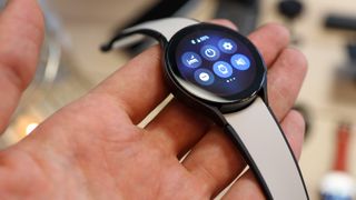 Samsung Galaxy Watch 5 hands on quick settings