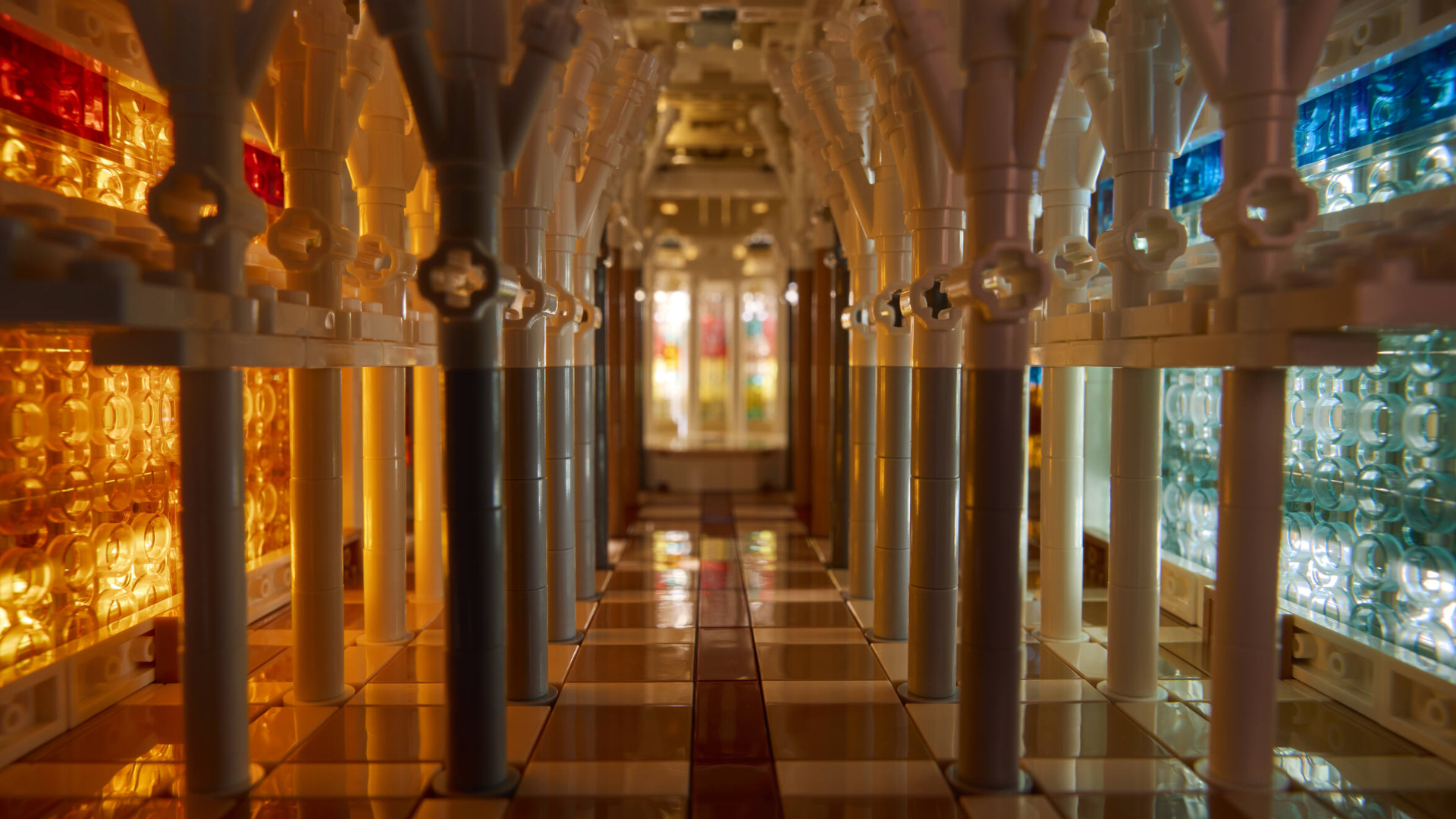 The interior stained glass windows of the Sagrada Fam&amp;iacute;lia Lego set