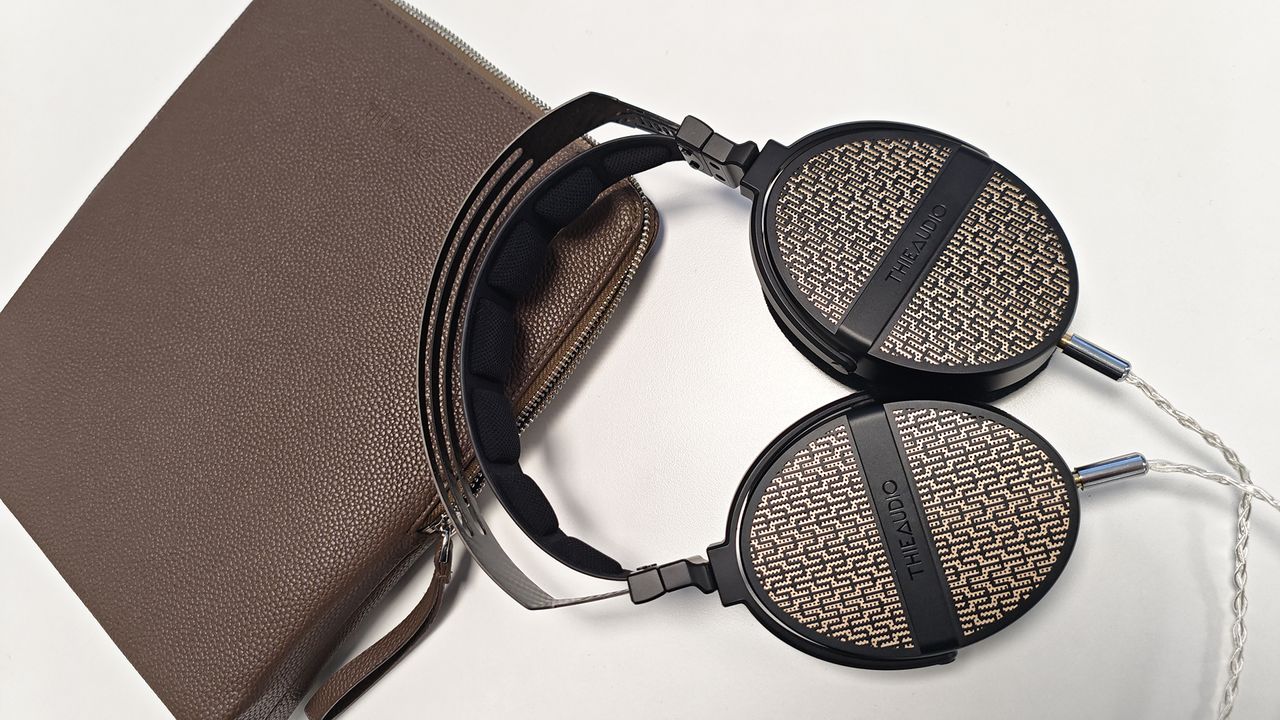 The Theiaudio Cypher headphone in a work office setting.