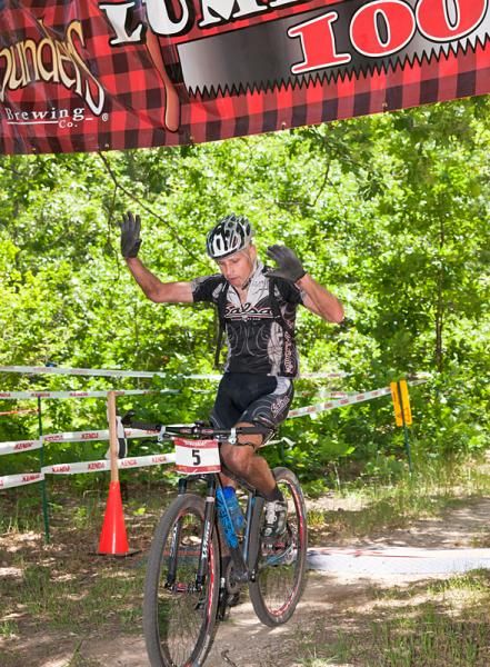 Gerry Pflug (Salsa/spk/pro Bikes) is victorious in the singlespeed category at the Lumberjack 100