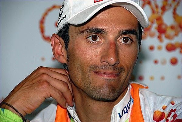 Bennati deep in thought wondering how to keep the jersey.