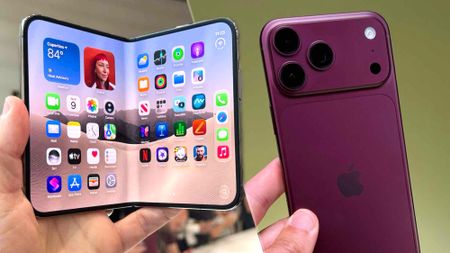 iPhone Duo vs iPhone 18 Pro Max.