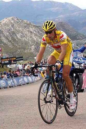 Inigo Cuesta (Saunier Duval) arrives at the finish