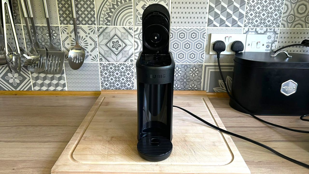Keurig K-Mini Mate coffee maker on kitchen counter