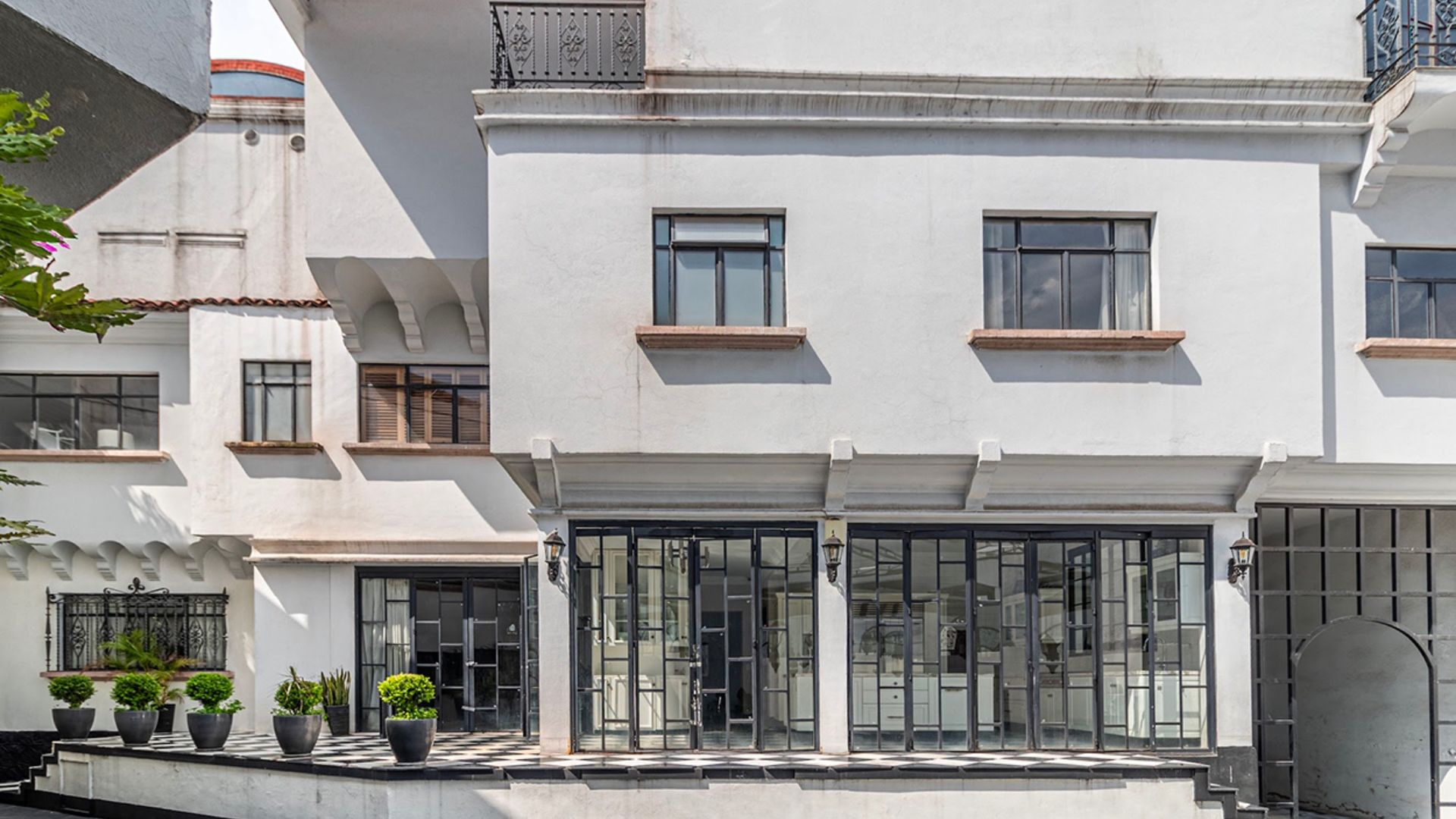 Casa Thiers, in Anzures, an area within Miguel Hidalgo, is a 1949 Spanish-European-style estate in Mexico City