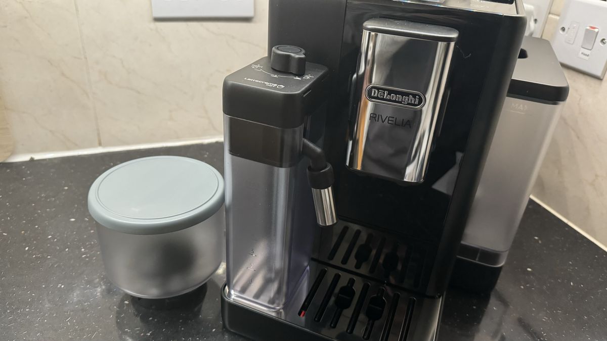 De'Longhi Rivelia review finally a compact, luxury beantocup