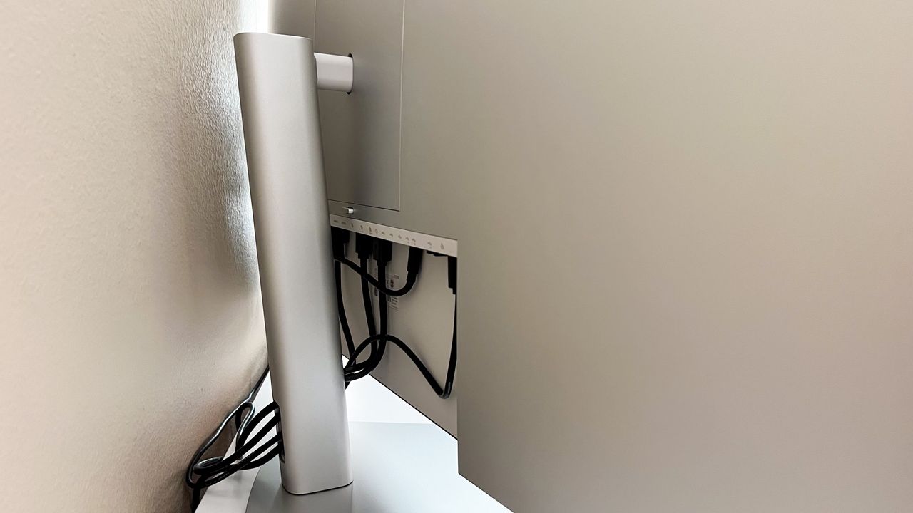 Dell UltraSharp U4323QE on the author's desk