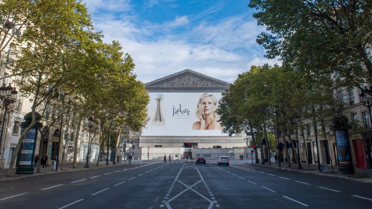 Dior billboard