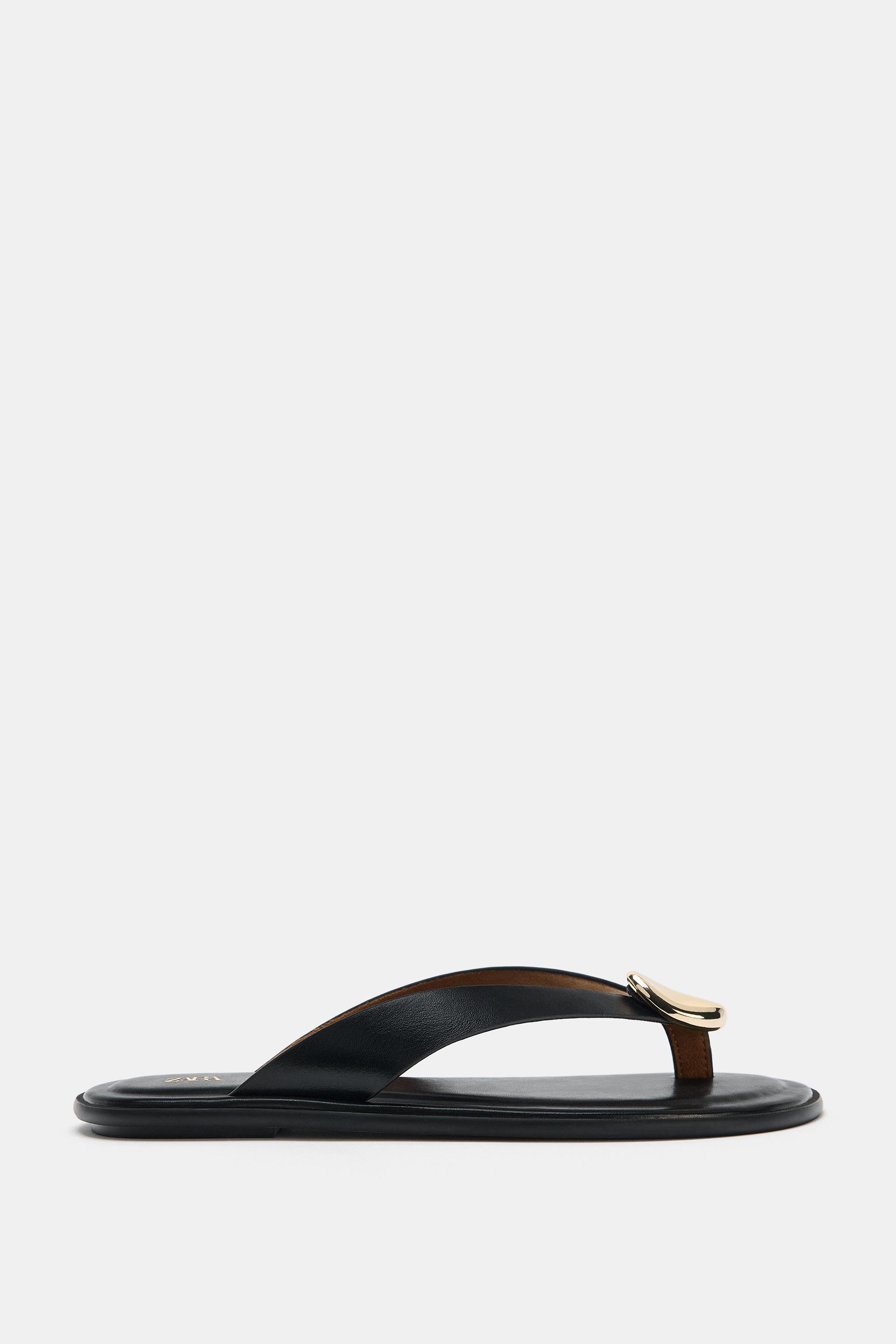 Flat Sandals With Metal Detail - Black - 2
