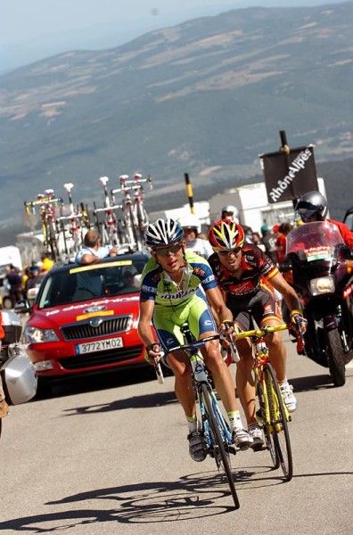 Sylvester Szmyd (Liquigas) and Alejandro Valverde (Caisse d'Epargne)