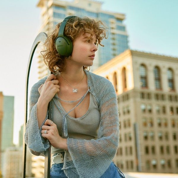 The limited-edition cypress green QuietComfort Headphones.