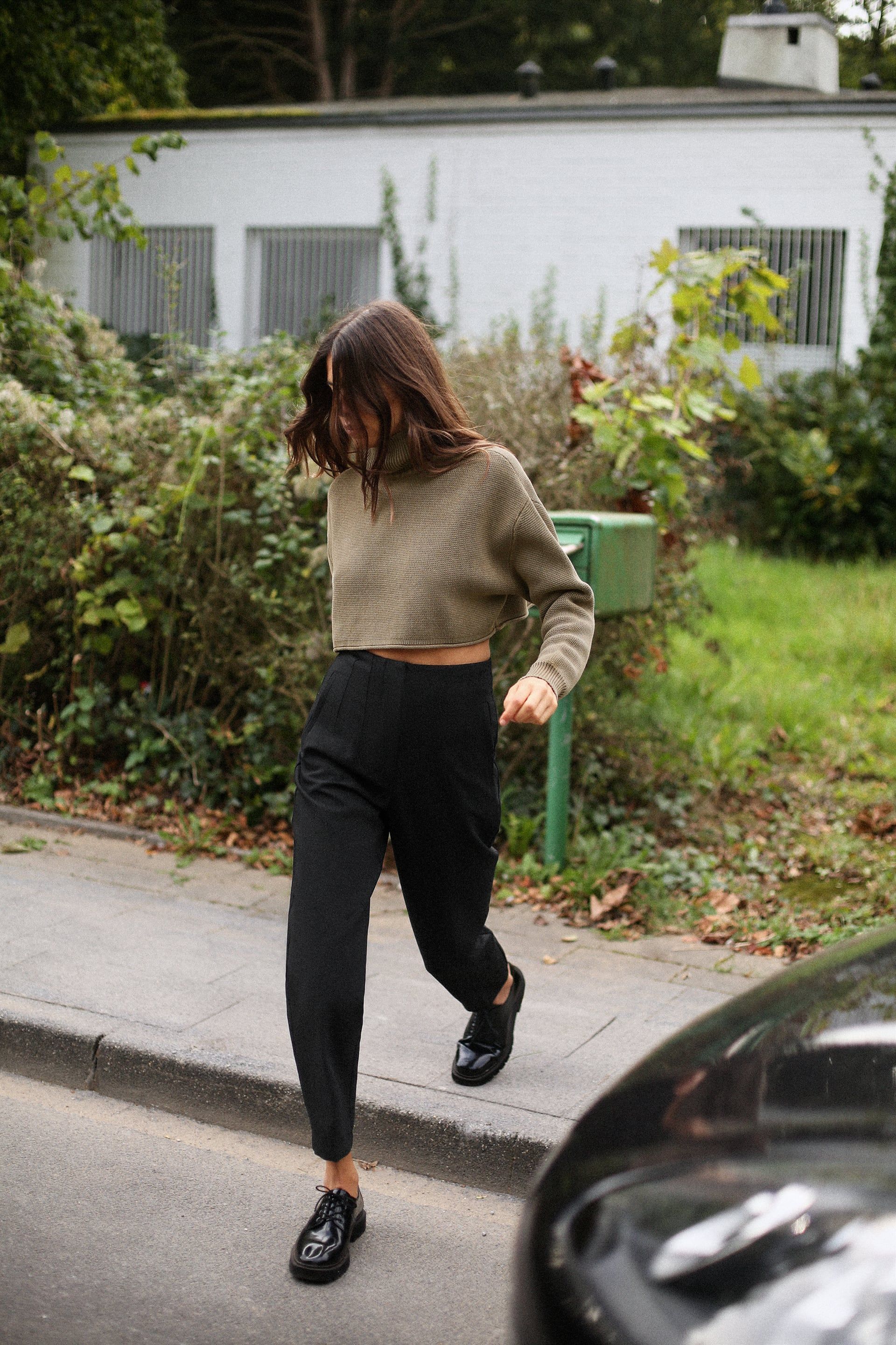 missing-image لقد طلبت من الذكاء الاصطناعي ابتكار 6 أزياء أنيقة، وإليكم النتائج