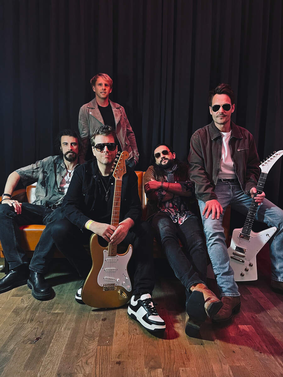 Danny Bryant and his band