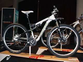 Gary Fisher may be concentrating more on 29" wheels for '10 but it's still producing a diverse range of 26" bikes such as the popular HiFi.