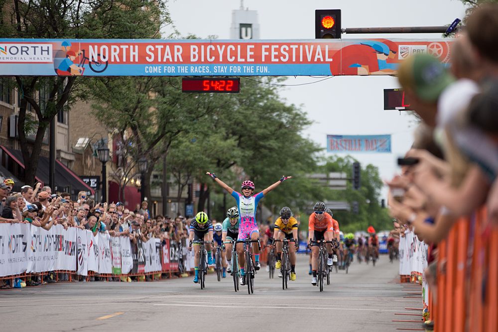 Marlies Mejias wins the Uptown criterium