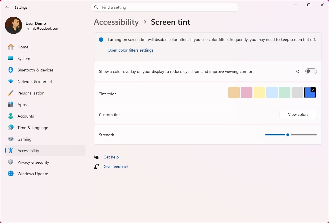 Windows 11 Settings app showing the Screen tint configuration options.