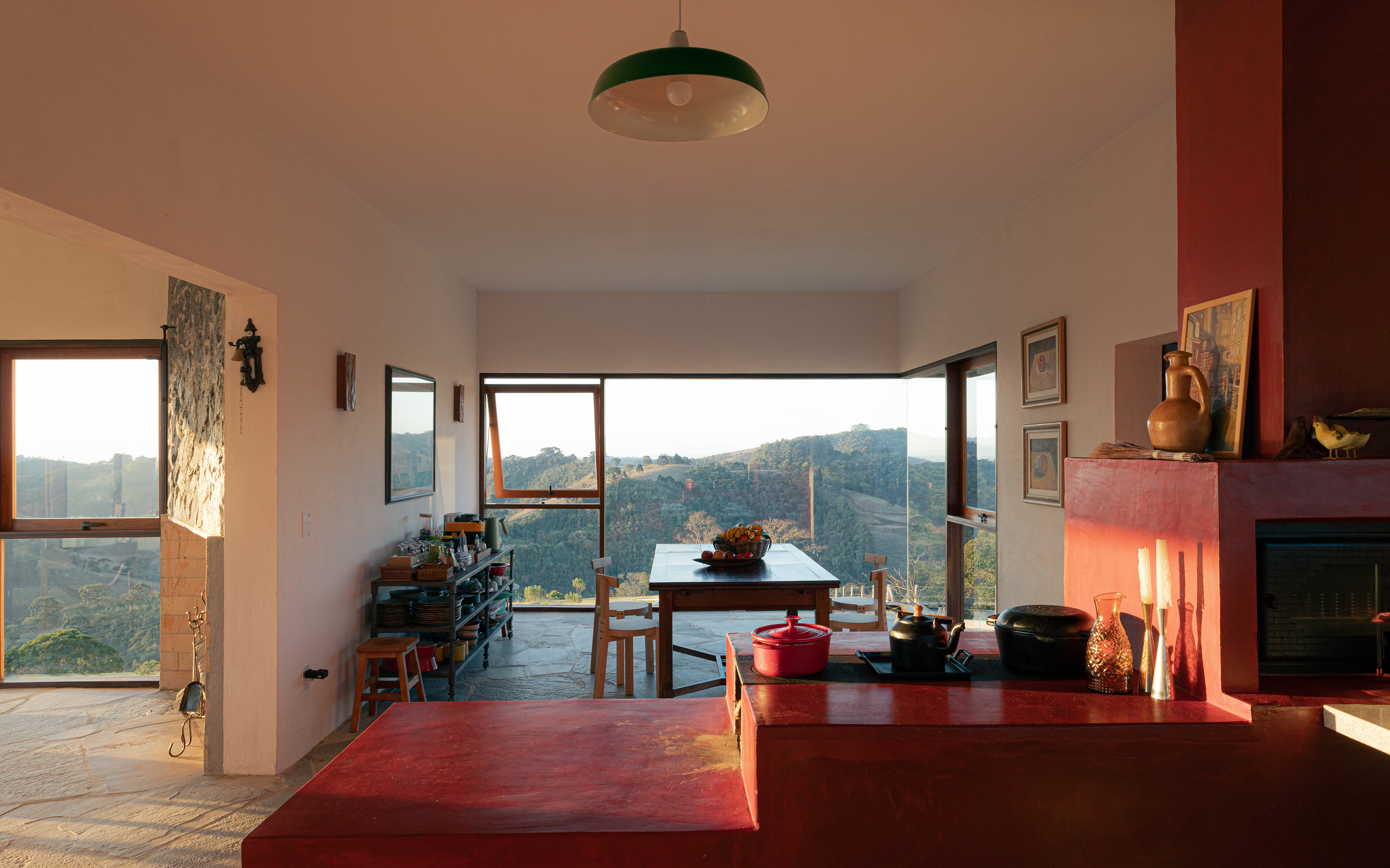 A house in Cunha is inspired by Brazilian farmhouses