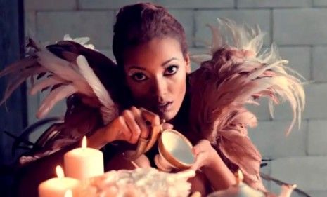 Kanye West&amp;#039;s video &amp;#039;Runaway&amp;#039; features model Selita Ebanks, as a phoenix, dressed in &amp;quot;feather lingerie.&amp;quot;