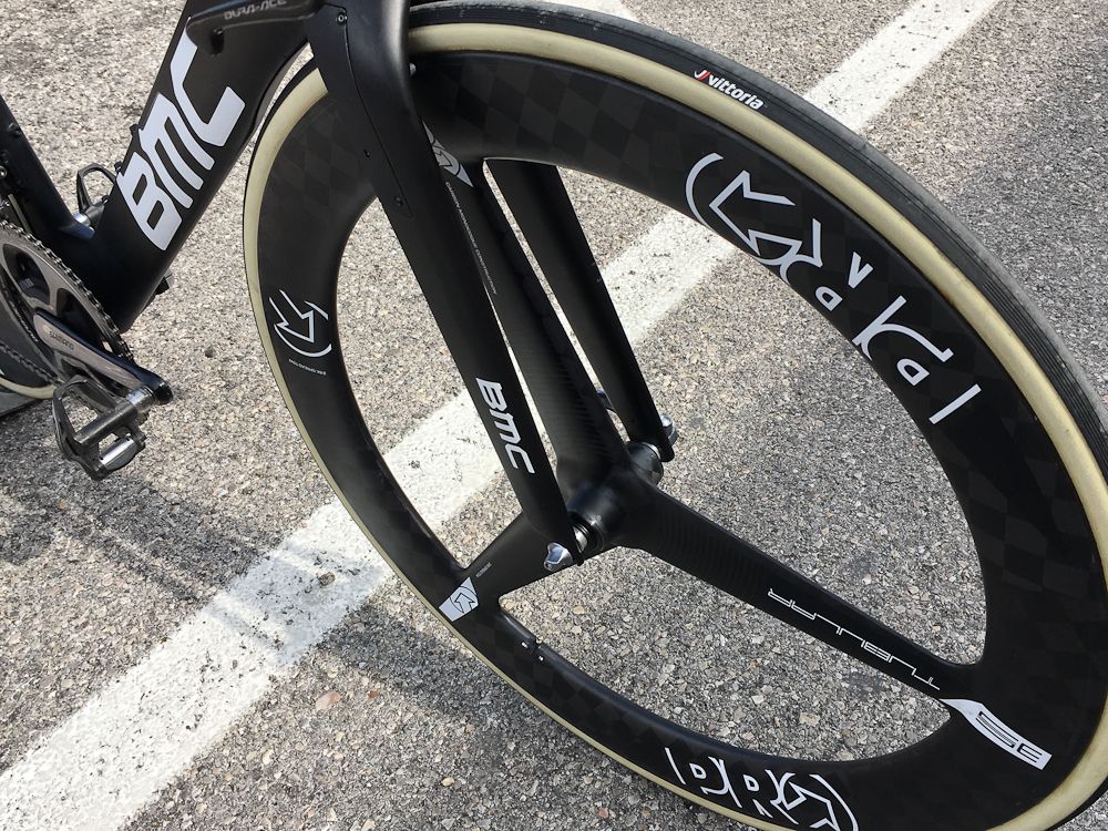 The same wheel that collapsed for Gianni Moscon during stage one