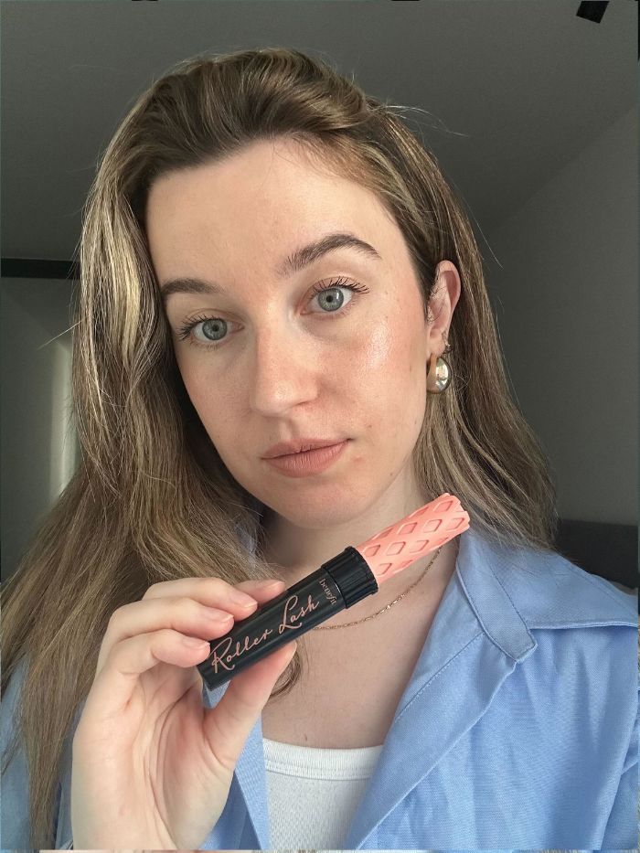 Junior beauty editor Grace Lindsay testing Benefit mascaras