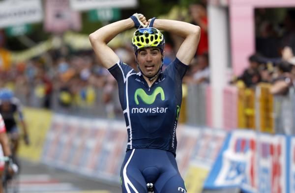 Francisco Ventoso (Movistar) raises his arms in victory