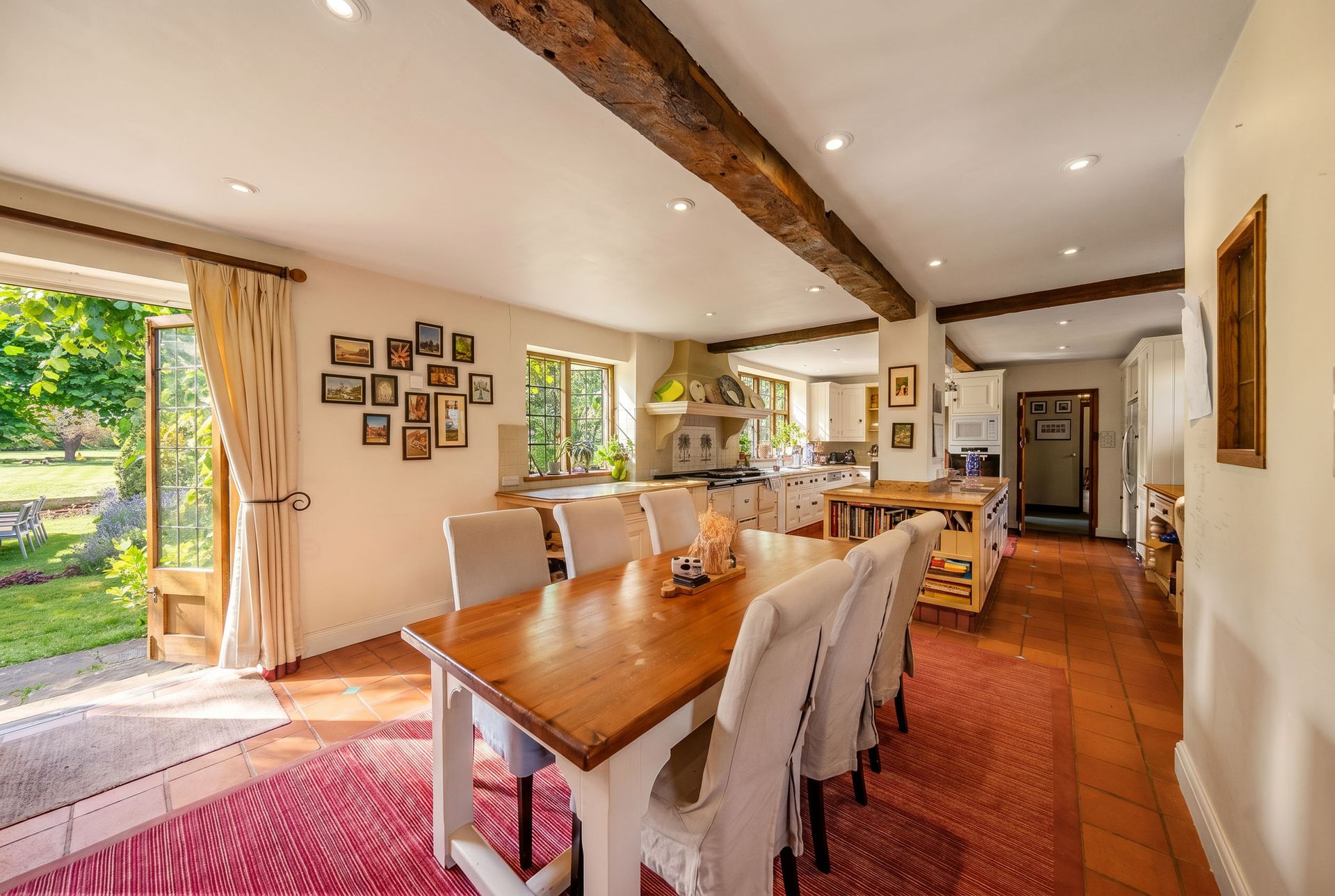 Quaives in Ken  for Sale