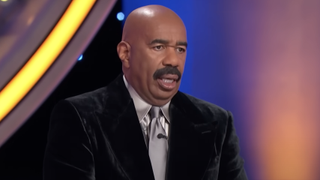 Steve Harvey shocked into being speechless during Family Feud face-off round