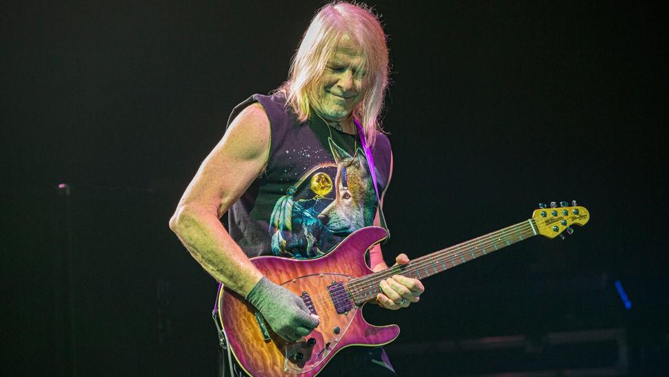 Steve Morse: ”I don’t plan out my solos. It’s not really a solo if you ...