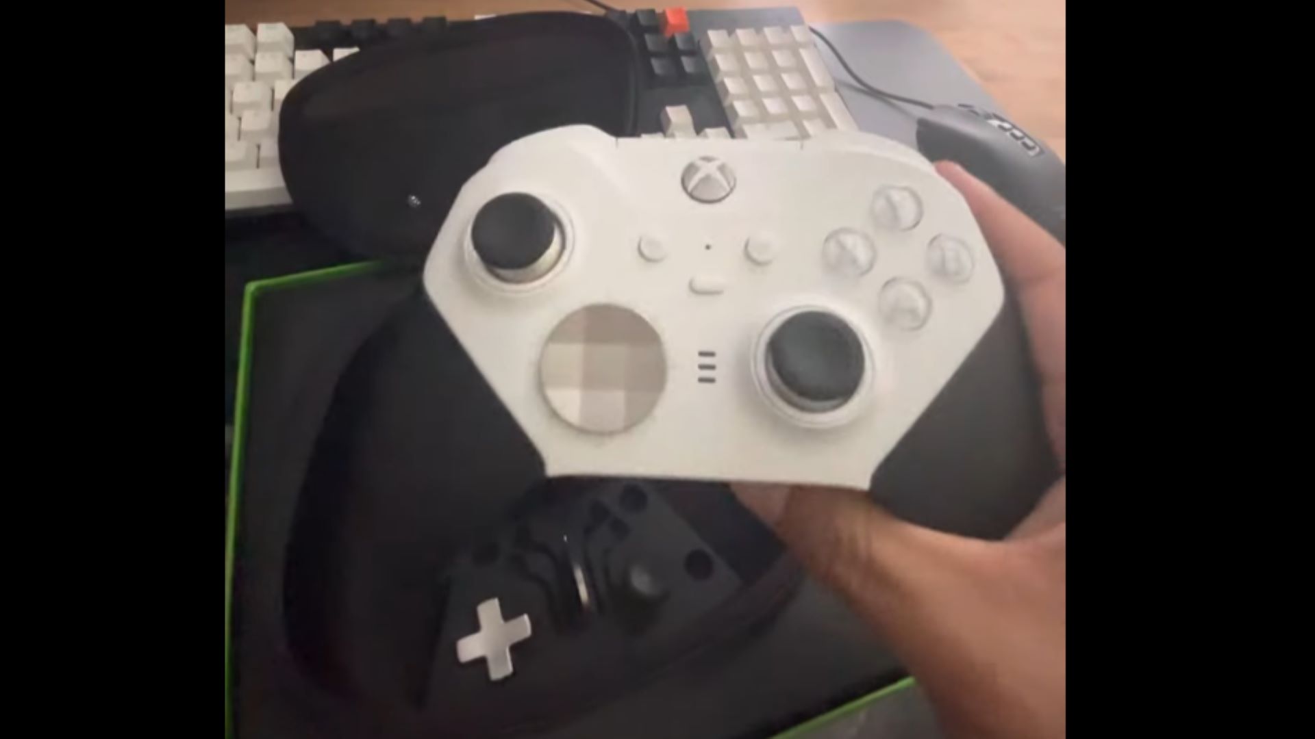 Unboxing Xbox Elite Wireless Controller Series 2 
