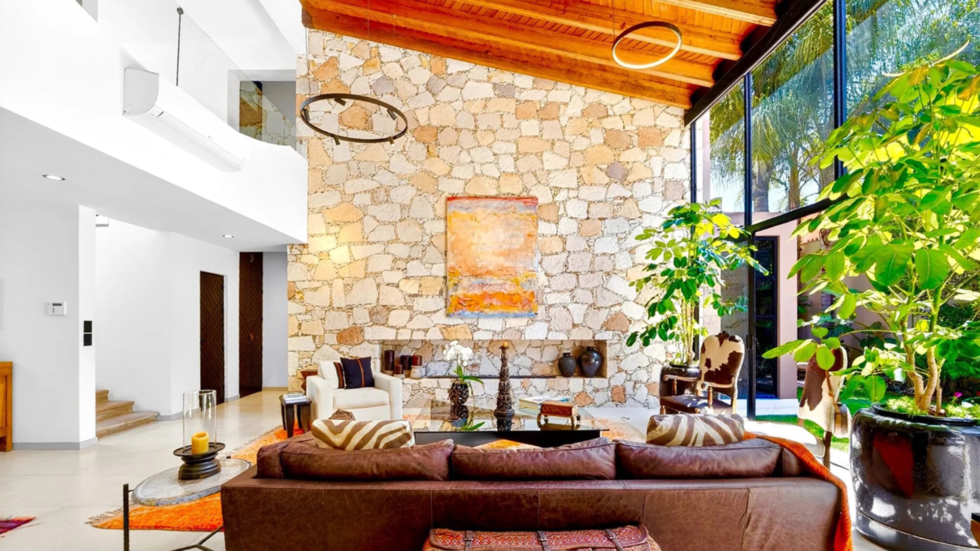 Villa Pacifica, a Mexican-modern three-bedroom located in the arts-rich Central Highlands city, is in the Centro Hist&amp;oacute;rico area