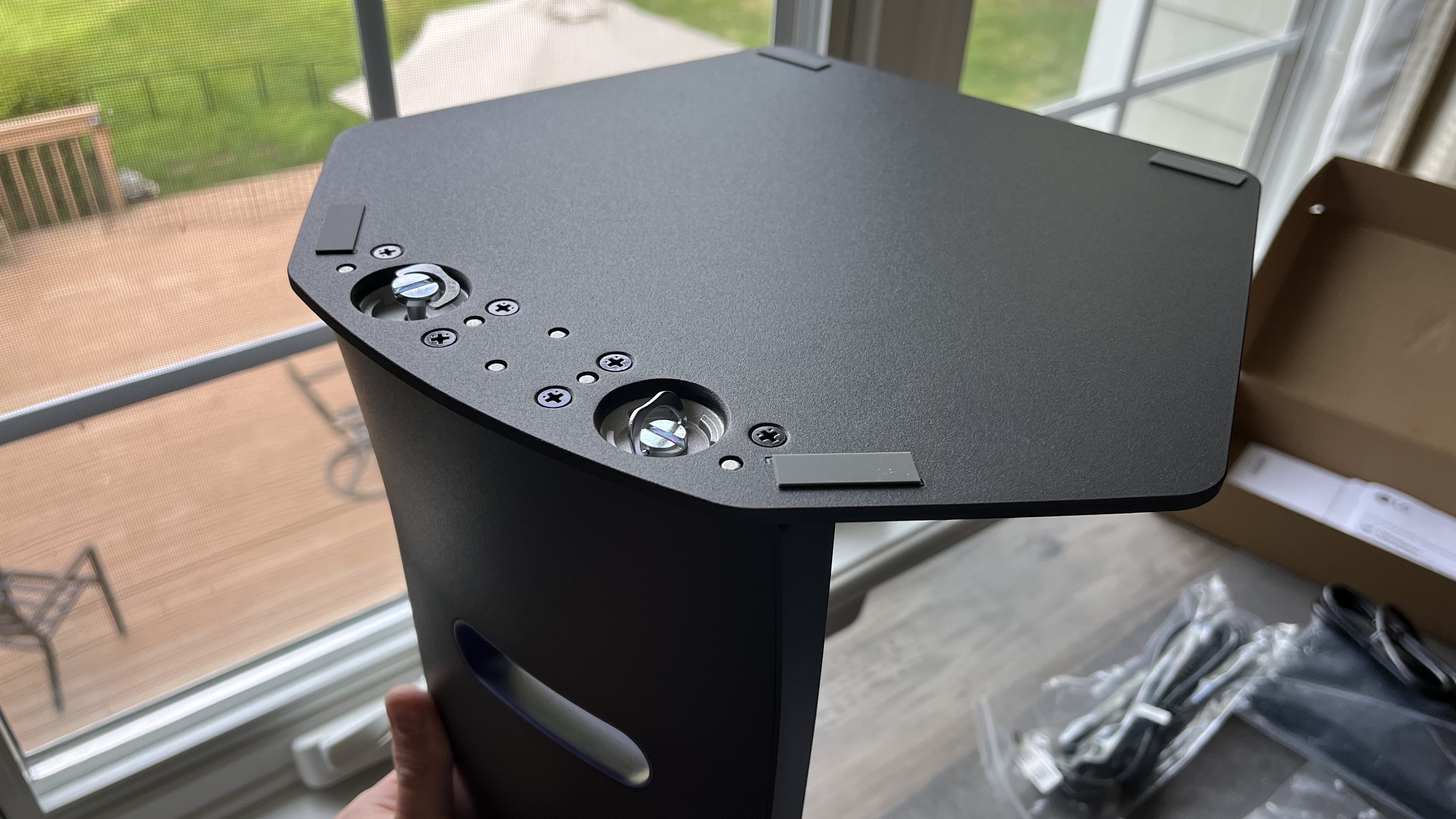 An LG Ultragear GX9 on a desk