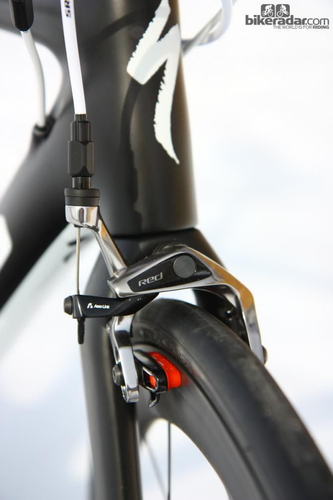 We've found the SRAM Red 2012 brake calipers to provide heaps of stopping power on other bikes but unfortunately, there just isn't enough friction generated between the Roval Rapide CLX 40's carbon rims and the stock pads to make good use of it.