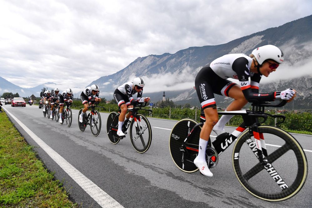 Team Sunweb blast along the valley to Innsbruck