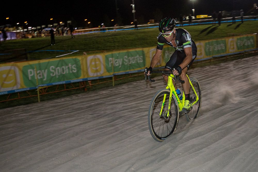 Sven Nys (Crelan) gets a little sideways in the sand