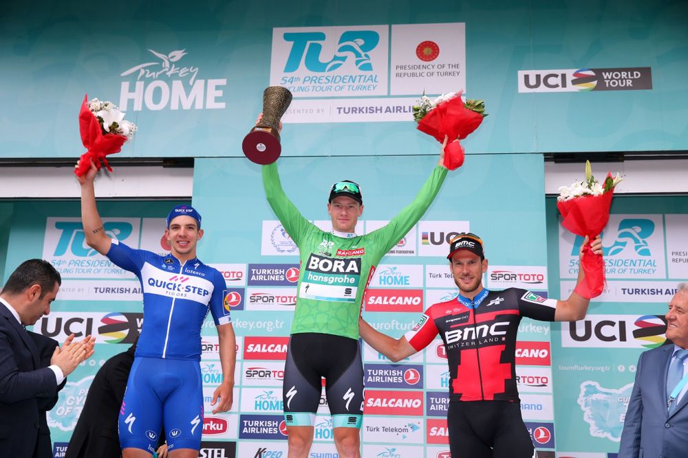 Sam Bennett (Bora-Hansgrohe) won the points competition