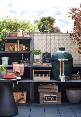 green egg grill in outdoor kitchen for garden design ideas
