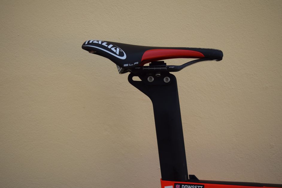 The frameset comes with the specific Canyon S31 carbon seat post