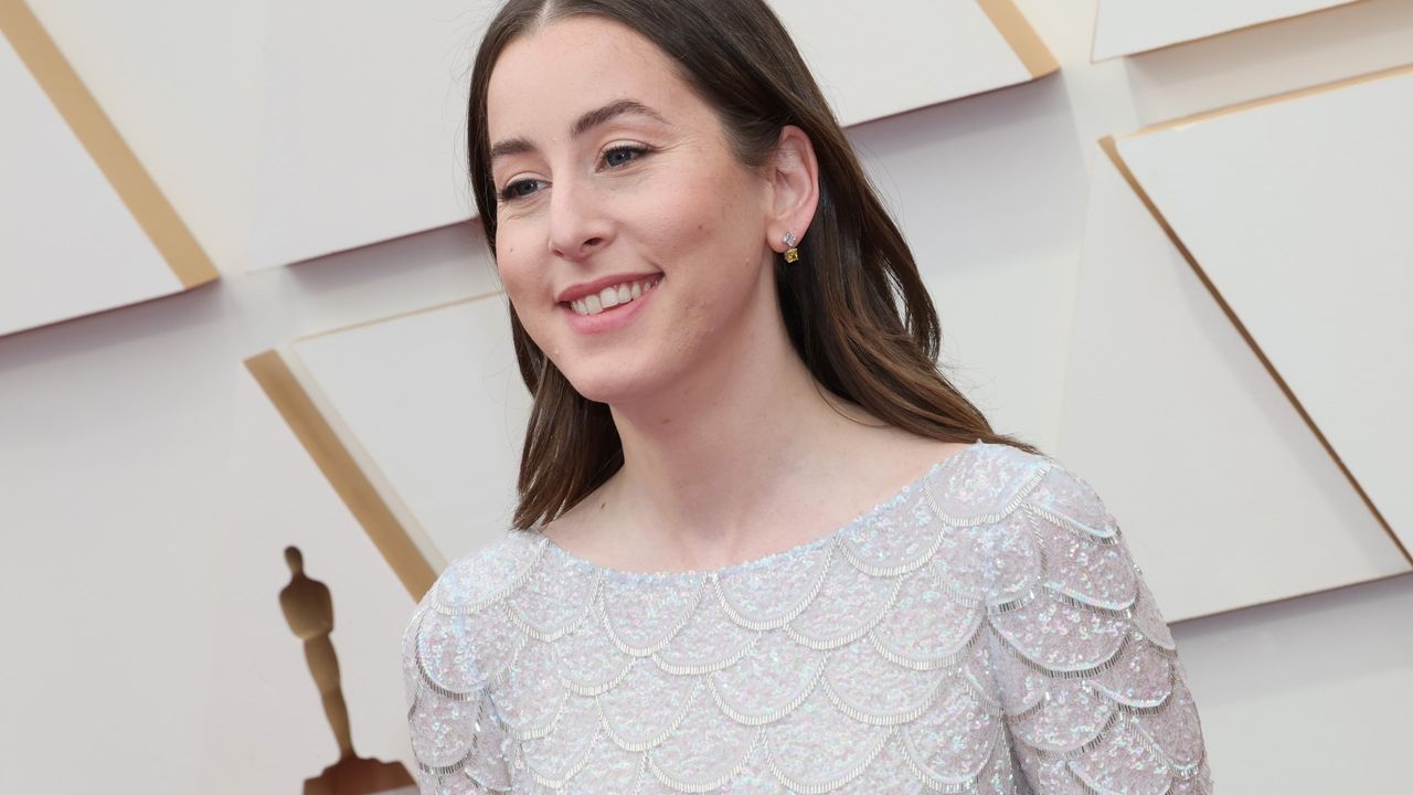 Alana Haim attends the 94th Annual Academy Awards at Hollywood and Highland on March 27, 2022 in Hollywood, California