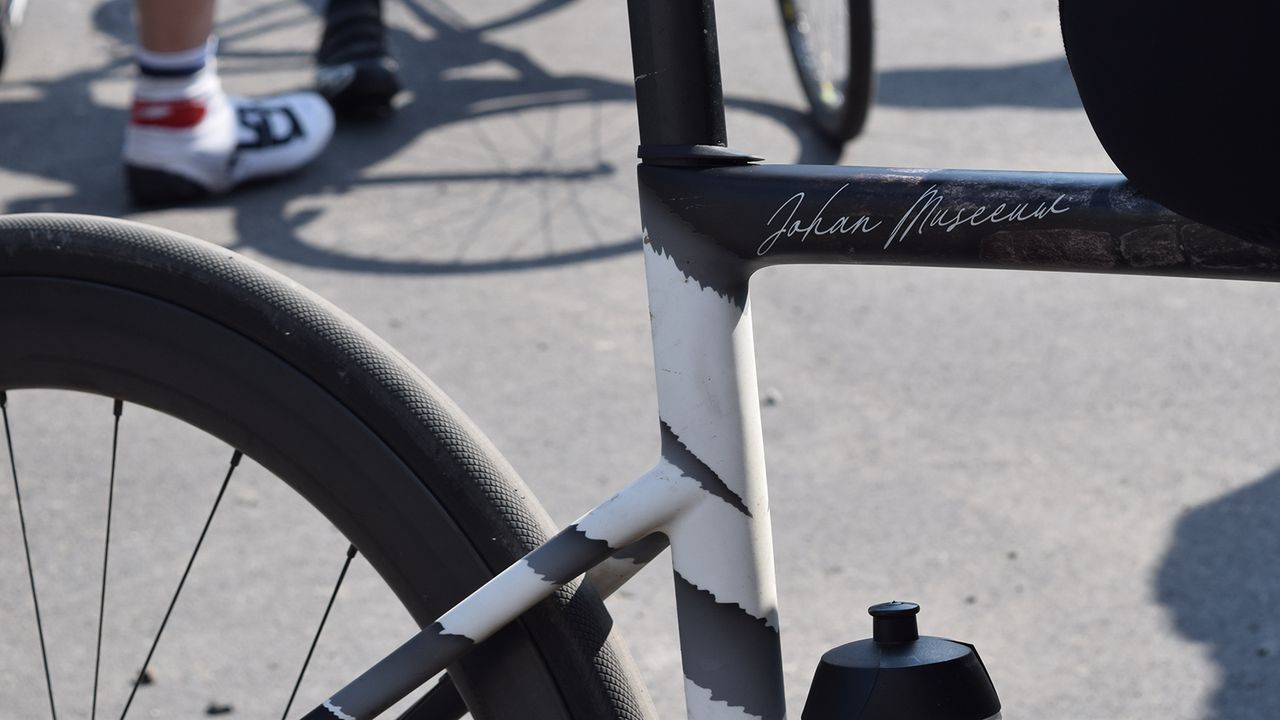 Museeuw's signature sits on the seat tube and top tube junction