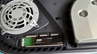 Klevv CRAS C930 installed in a PS5