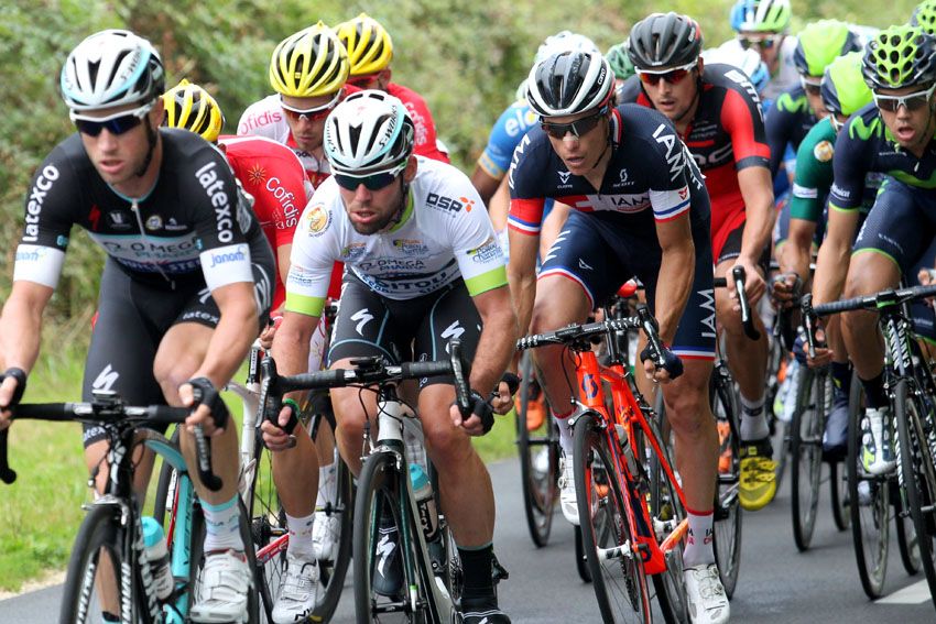 Mark Cavendish wins second consecutive stage in Tour du Poitou ...