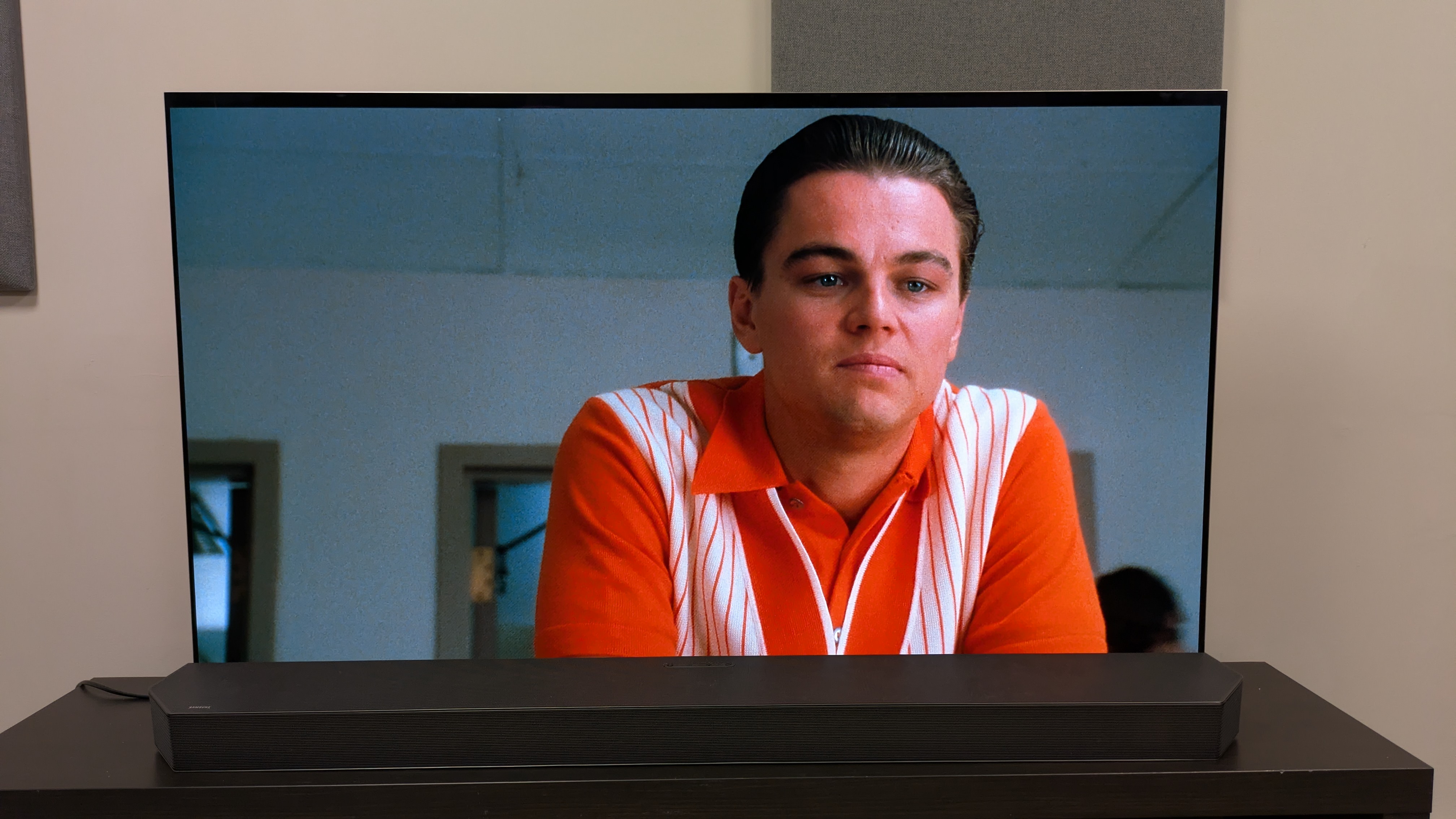 Catch Me If You Can 4K Blu-ray on LG G5 showing Frank in an orange sweater 