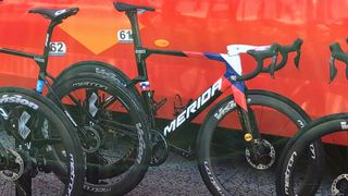 Mohoric drops dropper post and reverts to aero bike for cobbled Classics
