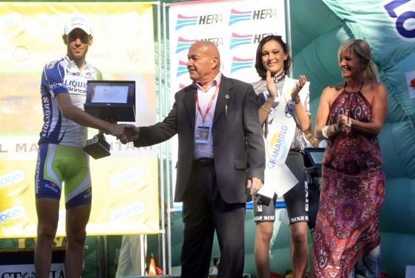 Paolo Pantani congratulates the ever aggressive Vincenzo Nibali