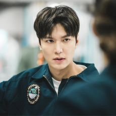 Lee Min-ho, wearing a uniform as he stands in a space station, in 'Where the Stars Gossip.'