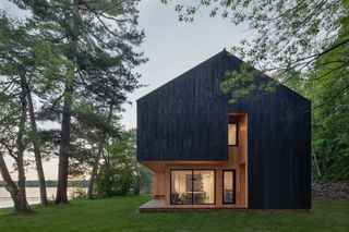 Lakeside Chalet, Quebec, Canada by Atelier Schwimmer, from Off the Grid, Dominic Bradbury, Thames & Hudson